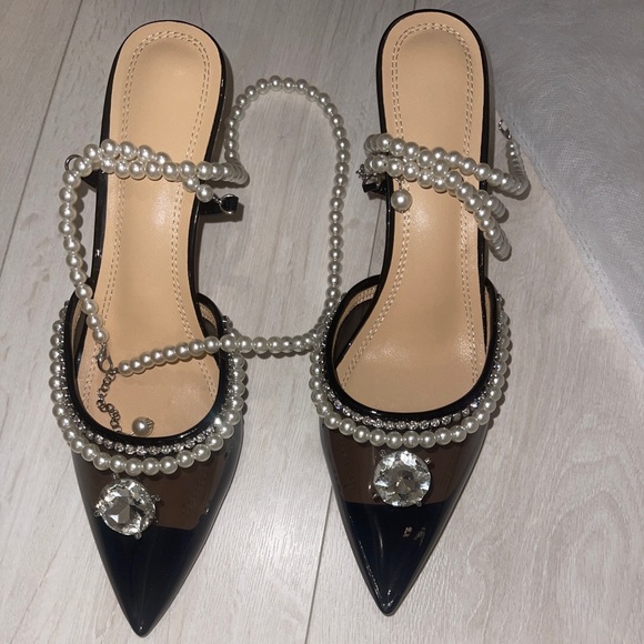 Pearl heeled black shoe - Picture 3 of 4